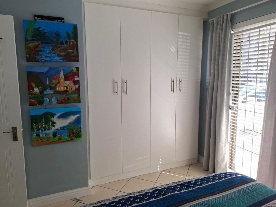 1 Bedroom Property for Sale in Hartenbos Central Western Cape